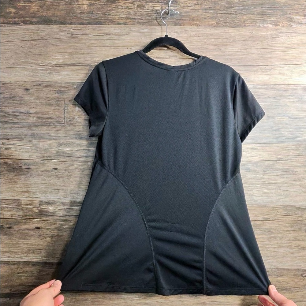 Old Navy Black Short Sleeve Tee - Picture 3 of 7